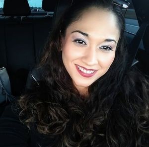 Meet your Posher, Monique